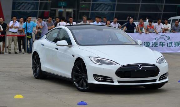 老年代步車與新能源汽車到底有什么區(qū)別？